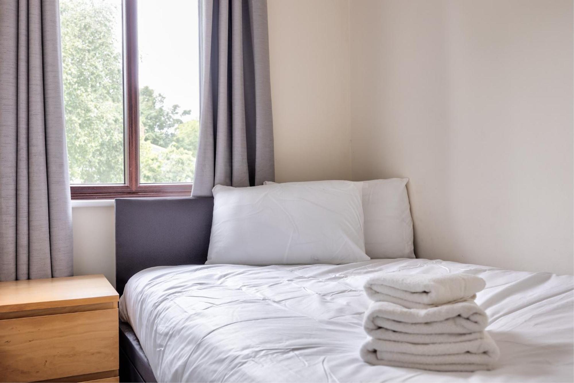 3Bed With Backyard 10min to Milltown Tram & Bus Stops * Dublin